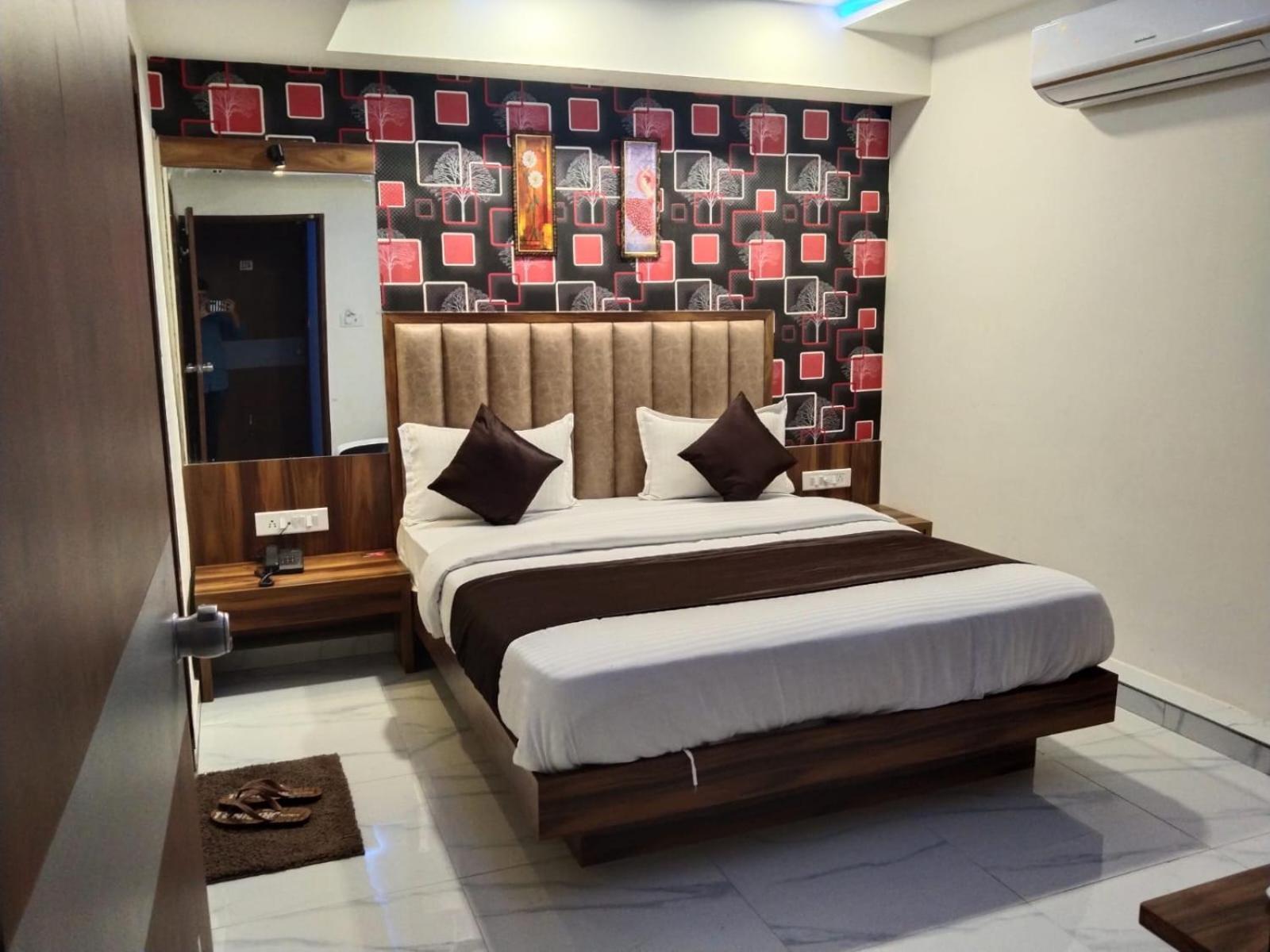 אחמדאבאד Hotel Sun Shine מראה חיצוני תמונה